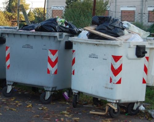 Emergenza rifiuti, scatta il piano straordinario Ama: “forcing” in periferia