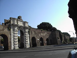 San Giovanni, operaio precipita e muore