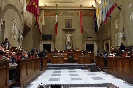 Assemblea capitolina, Marino presenta il programma. Alemanno: tutto fumo, niente arrosto