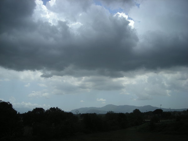 Allerta Meteo: da domenica rischio temporali e vento forte nel Lazio