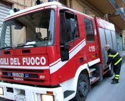 Incendio in un appartamento di via Catullo