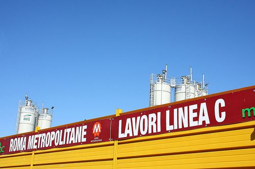 Metro C a San Giovanni: abbattuti gli alberi secolari. “Roma capitale vergogna d’Italia‏”