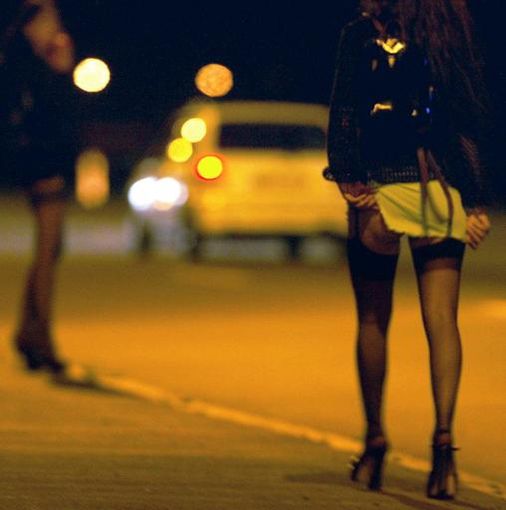 LA STORIA – Giovane rumena si prostituisce per pagare le cure del figlio