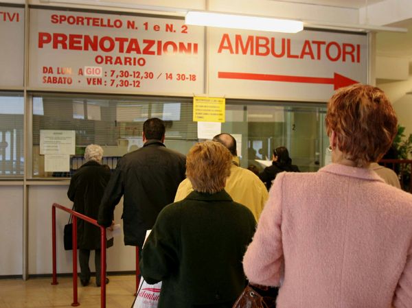 Sanità: firmato l’accordo con i sindacati sul piano per ridurre le liste di attesa