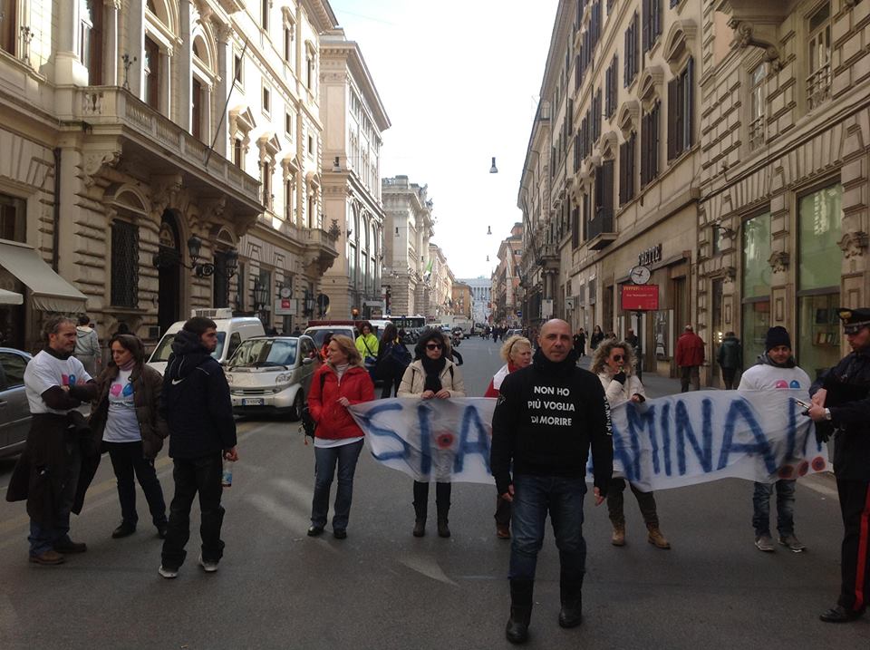 Manifestanti pro Stamina in piazza a Roma: c’è anche Primavera Nazionale