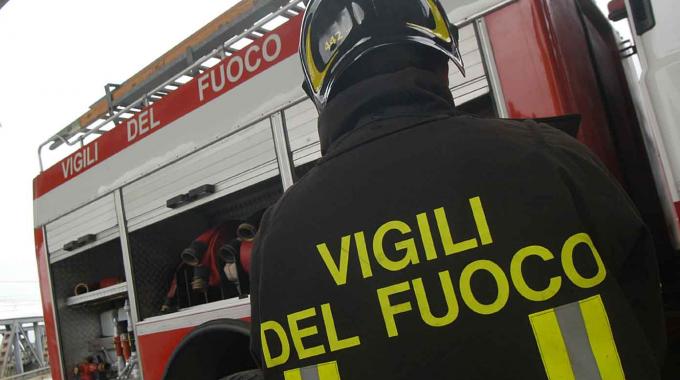 Latina, a fuoco l’auto di un consigliere comunale: forse atto intimidatorio