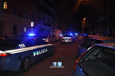 Movida violenta, 7 arresti. In centro lite tra ambulanti finisce a coltellate