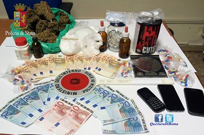 Tuscolano, arrestato pusher: sequestrati un chilo di marijuana e 250 grammi di cocaina