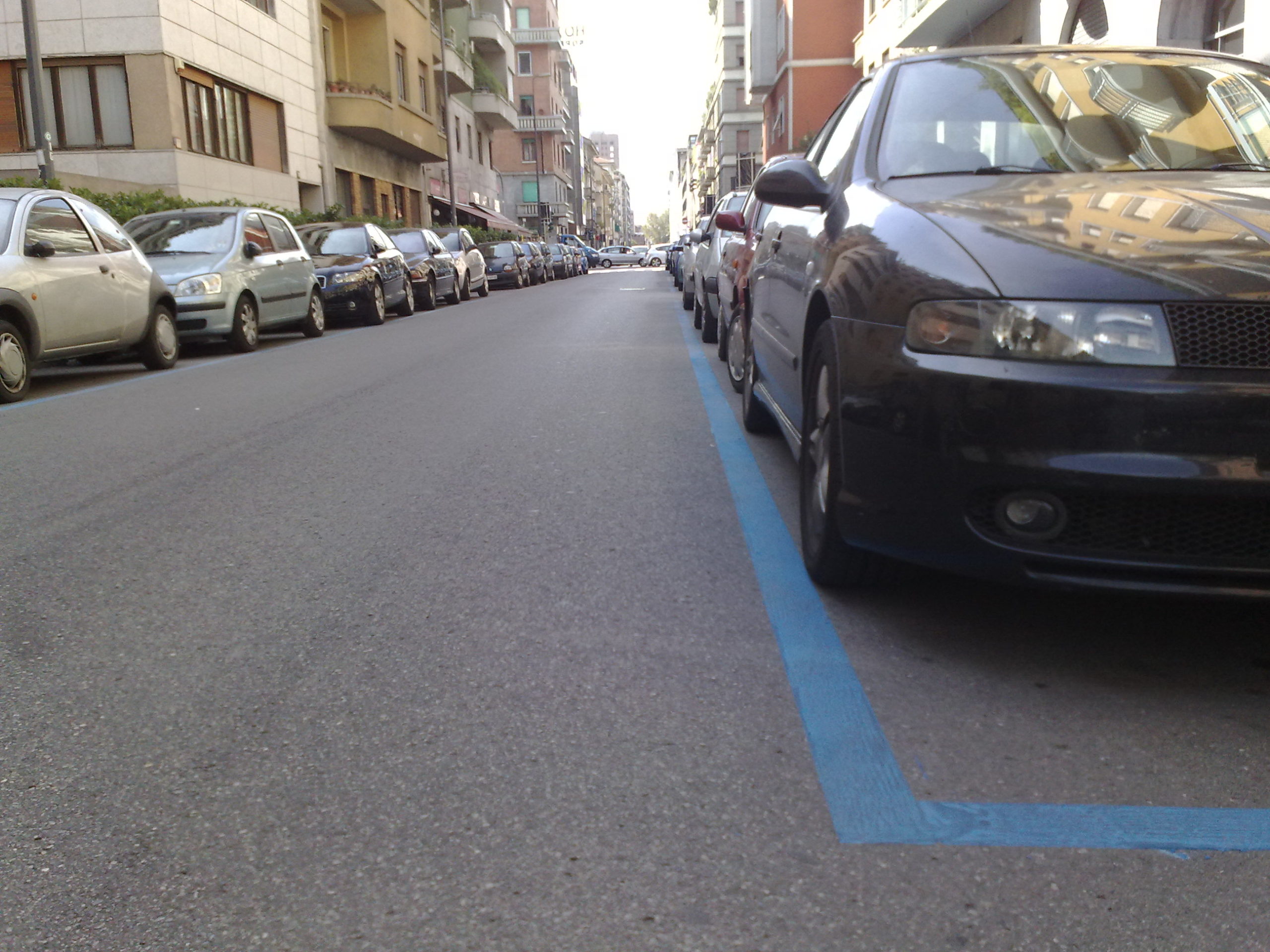 Caro parcheggi, strisce blu a 1,50 euro: via libera da commissione bilancio