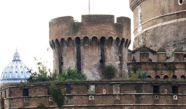 Cartoline da Roma: from Castel Sant’Angelo with… “degrado”