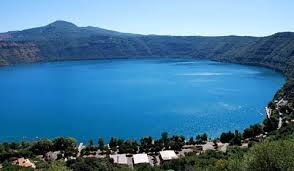 Lago Albano. Comune, Parco e comunità insieme per ripulirlo