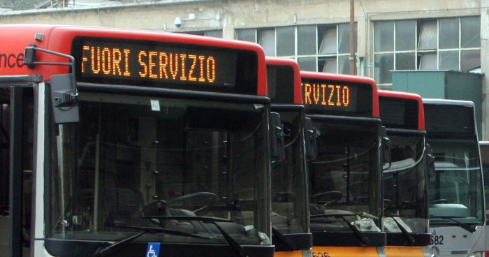 Trasporti a Roma, “bus senza gasolio e autisti pagati con ritardo”