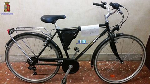 Roma, ladro va in commissariato con bici rubata