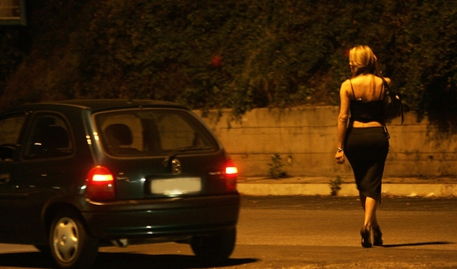 Viaggio per le strade dell’Eur.Tra case chiuse, prostitute e viados