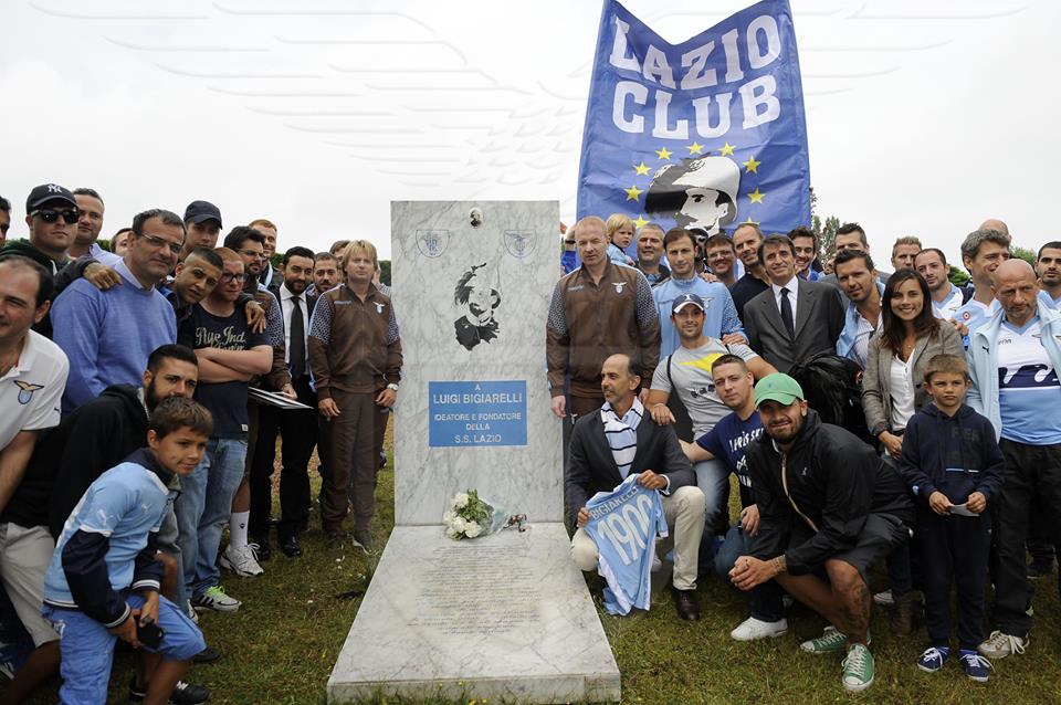 SS Lazio in visita alla stele del fondatore Luigi Bigiarelli