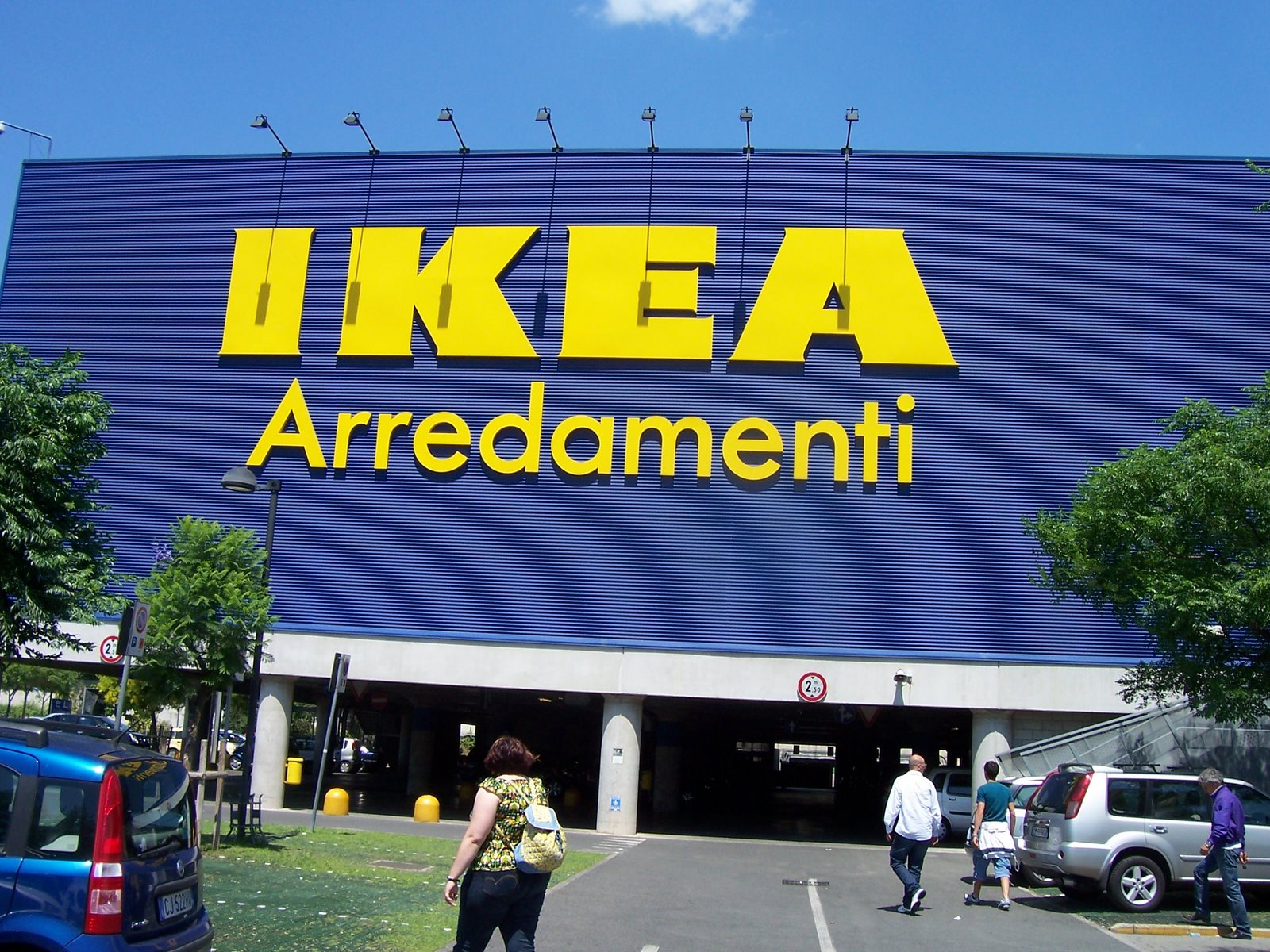 Anagnina, falso allarme bomba all’Ikea