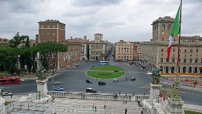 Piazza Venezia. Al via i cantieri di rifacimento del manto stradale