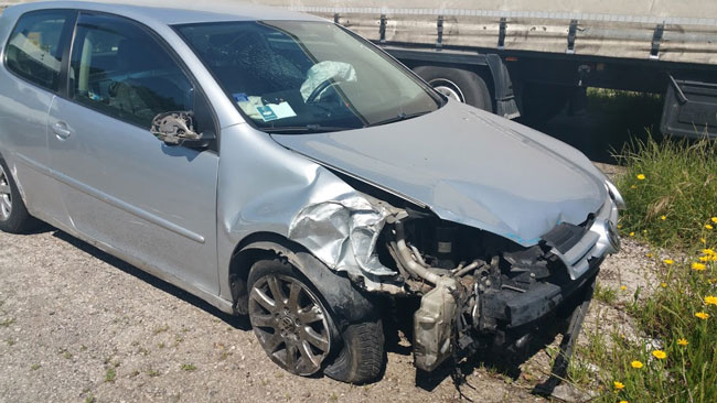 Ciampino, auto si schianta a 120 km/h contro un autovelox