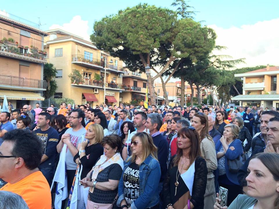 Marino, tanta gente per la chiusura di campagna elettorale di Cecchi