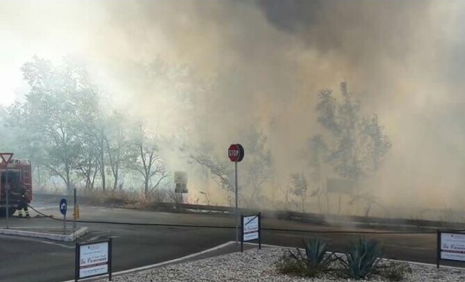 Incendio tra Muratella e Ponte Galeria: preoccupazione e disagi