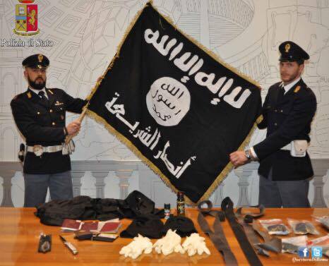 Terrorismo, nella casa di Ciampino di Hmidi bandiera originale sharia