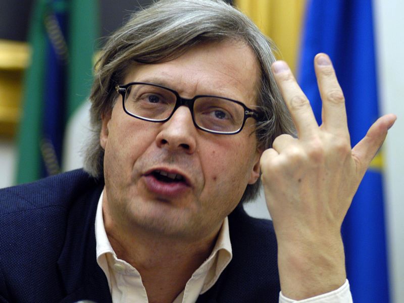 La confidenza di Vittorio Sgarbi: “Luxuria è meglio della Tatangelo”