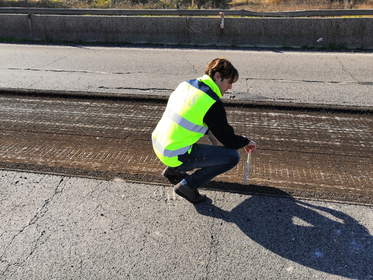 Lavori sulla Pontina per la risistemazione asfalto