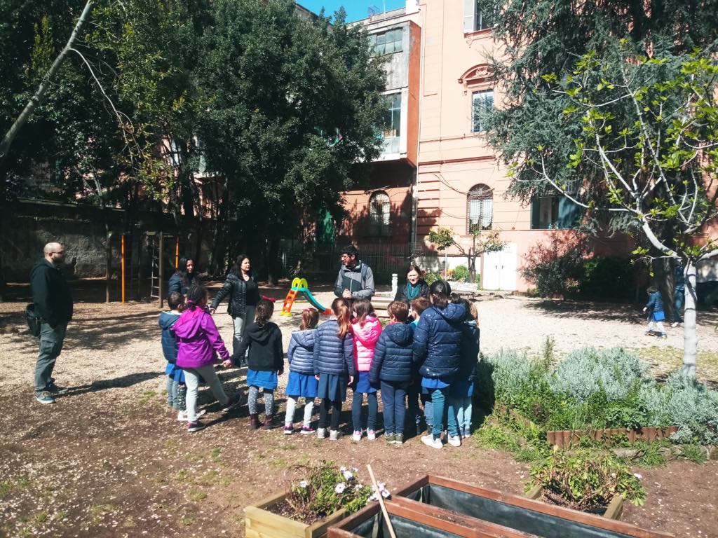 La solidarietà de “Il Tulipano bianco” per la scuola di via Nomentana