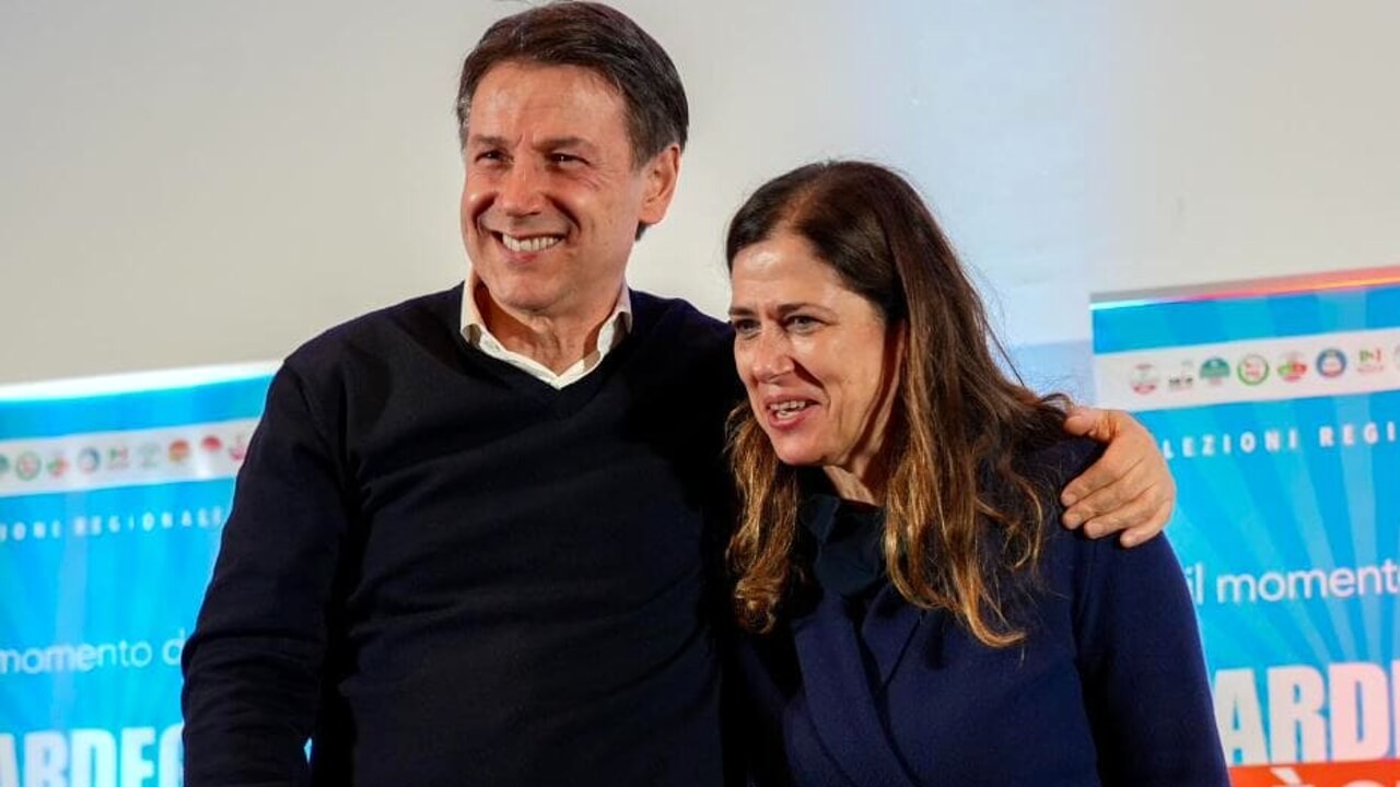 Regionali, trionfo del centrosinistra in Sardegna: Alessandra Todde prima governatrice dell’isola supera Truzzu per un pugno di voti