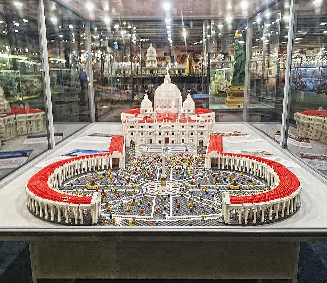 Meraviglie in miniatura: i mattoncini Lego conquistano Roma